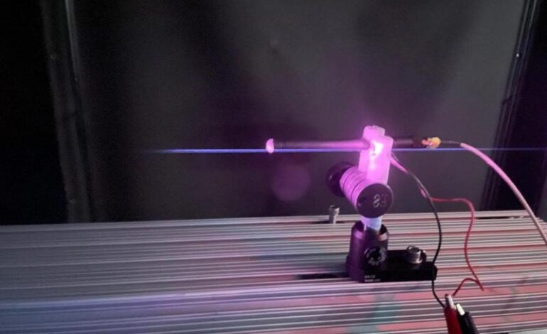 Antenna al plasma: il laser può cambiarne forma e orientamento
