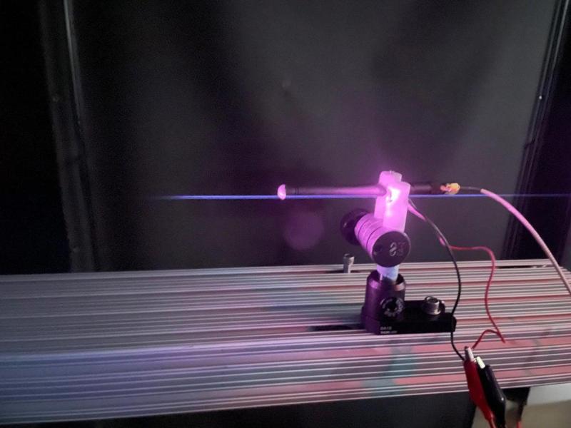 Antenna al plasma: il laser può cambiarne forma e orientamento