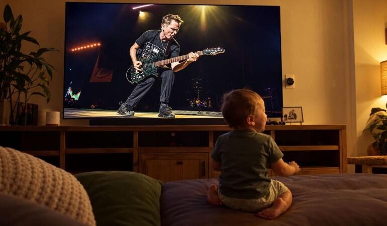 Un bambino guarda i Muse in tv e si lascia conquistare dal rock