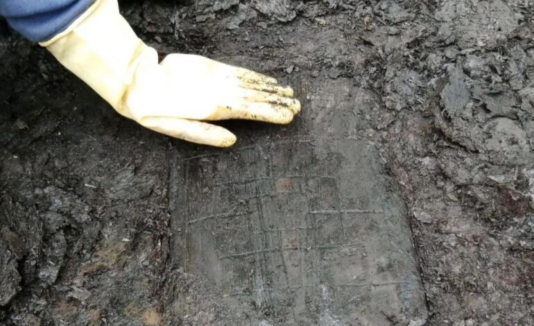 Una pala da forno medievale nascondeva un tavoliere da gioco