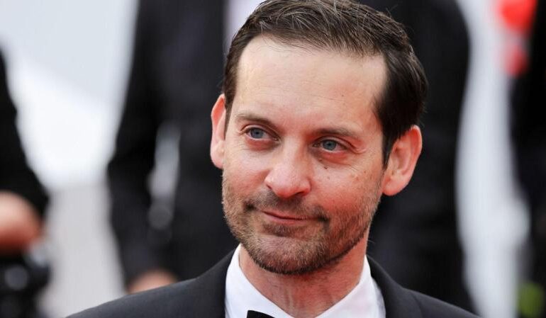 Nozze per Jennifer Meyer: a officiare è l’ex marito Tobey Maguire