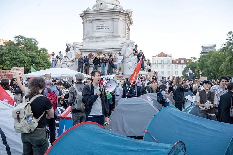 Allestito a Lisbona un campo di protesta contro la crisi abitativa Allestito a Lisbona un campo di protesta contro la crisi abitativa