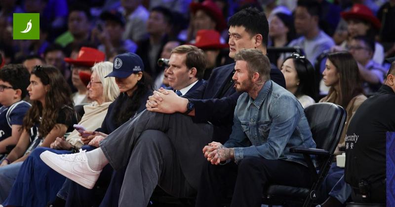 Yao Ming e Beckham: il contrasto di statura diventa virale