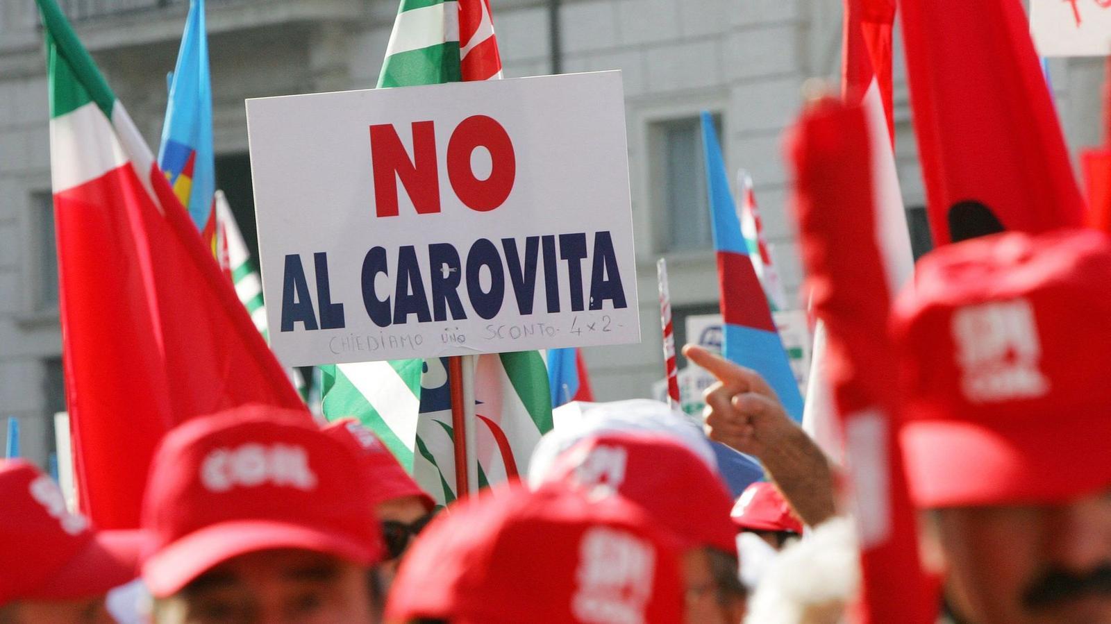 Caro carburante, autotrasportatori e agricoltori bloccano le strade