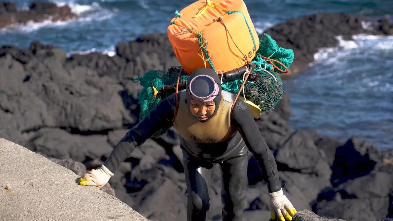 Haenyeo, le pescatrici che sfidano il mare senza bombole
