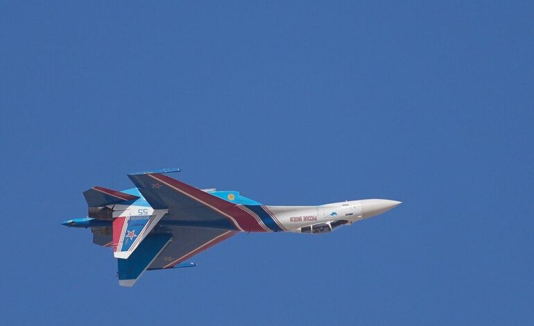 Su-30SM precipita durante un’esercitazione: piloti salvi