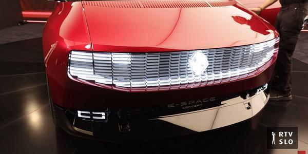 Renault E-space, l’auto elettrica con 6 sedili faccia a faccia