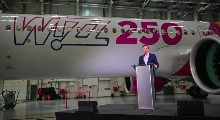 Wizz Air blocca il carburante e punta sugli slot dei rivali