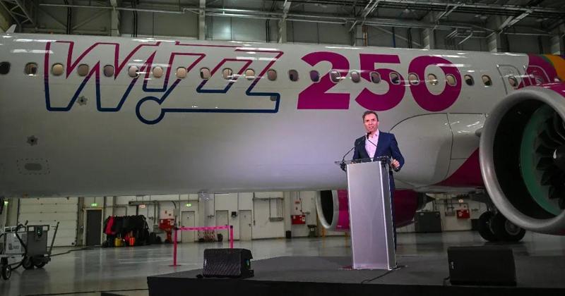 Wizz Air blocca il carburante e punta sugli slot dei rivali