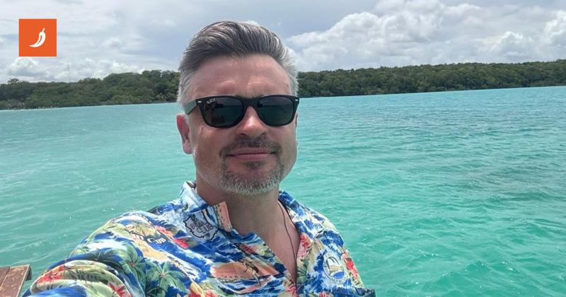 Tom Welling, una foto di New York rivela per errore il suo riflesso nudo