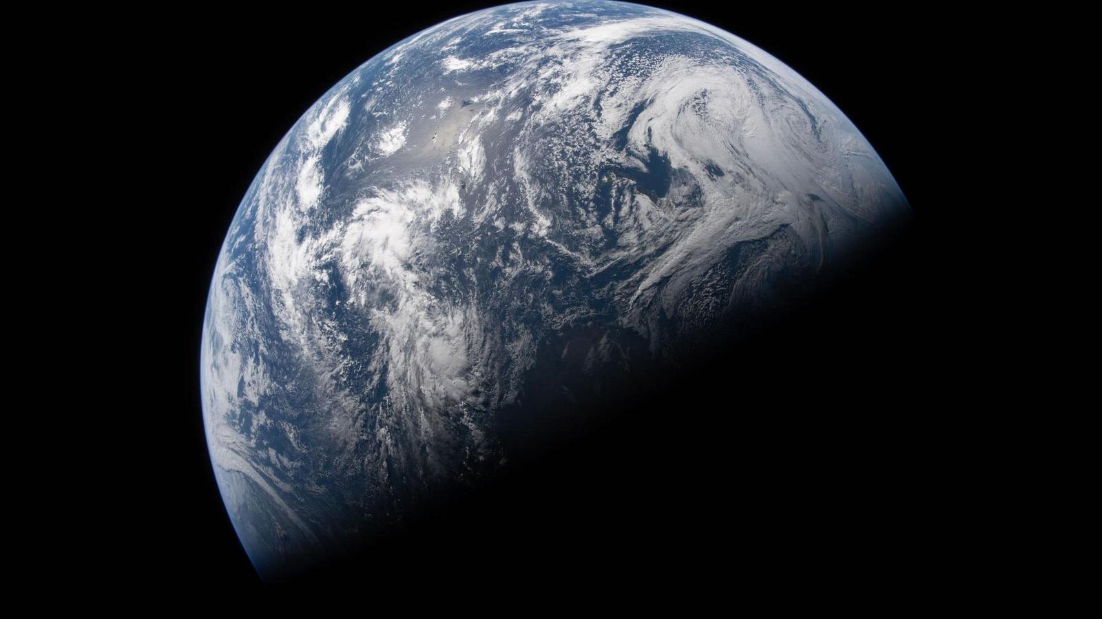 La Terra cambia forma: le rocce si arrotondano, gli oceani si appiattiscono