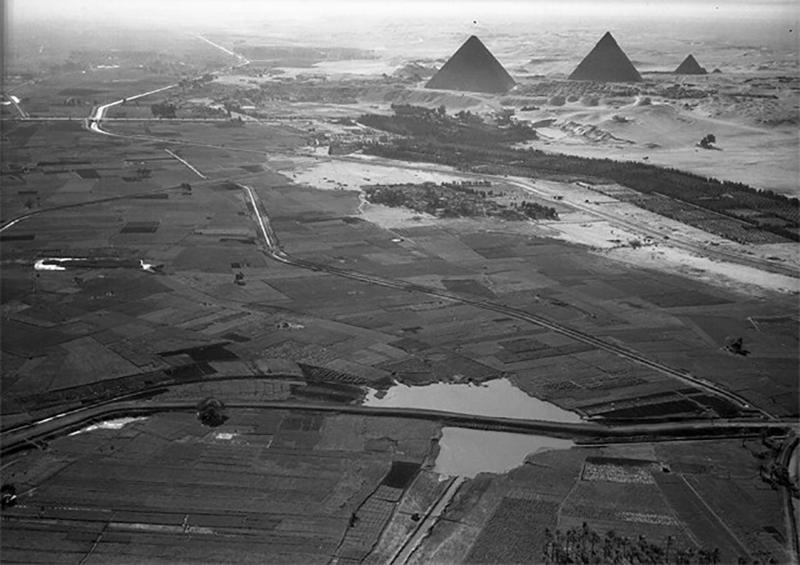 None Piramidi di Giza