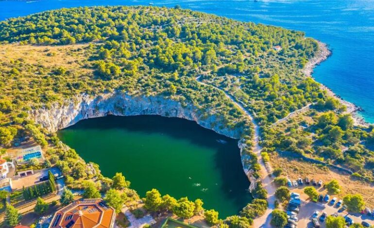 Lago senza ossigeno: la zona anossica risale verso la superficie