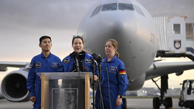 Rientro dallo spazio, Sophie Adenot: «Le lacrime seguono la gravità»