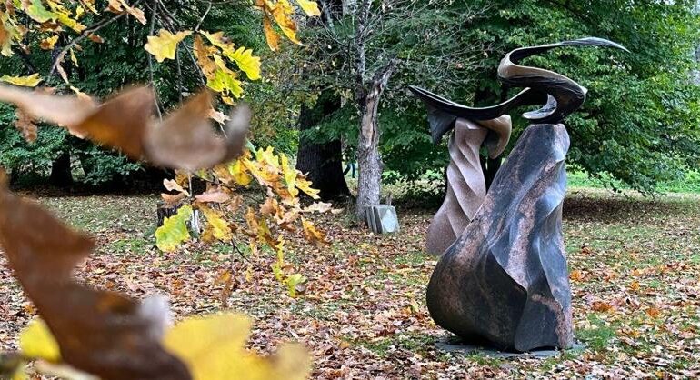 Rubano bronzo per 150 euro, ma danneggiano opere da 90.000