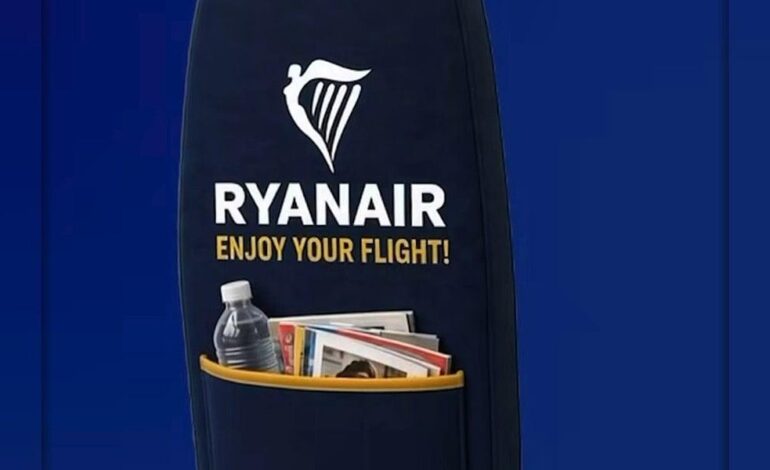 Ryanair scherza sulle tasche dei sedili: «Sono tornate»