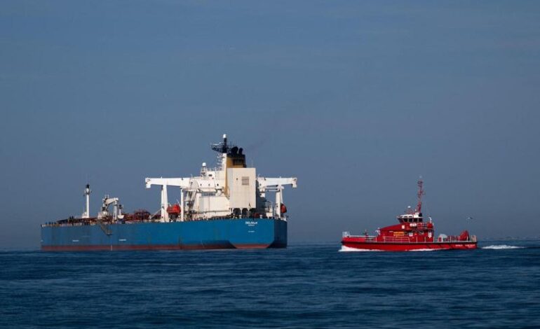 Flotta ombra russa, fermata una petroliera sospetta