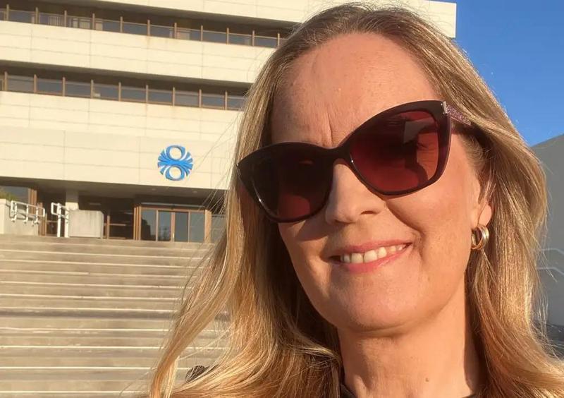 Rósa Magnúsdóttir, professoressa di storia. La storica Rósa Magnúsdóttir davanti alla casa della televisione
