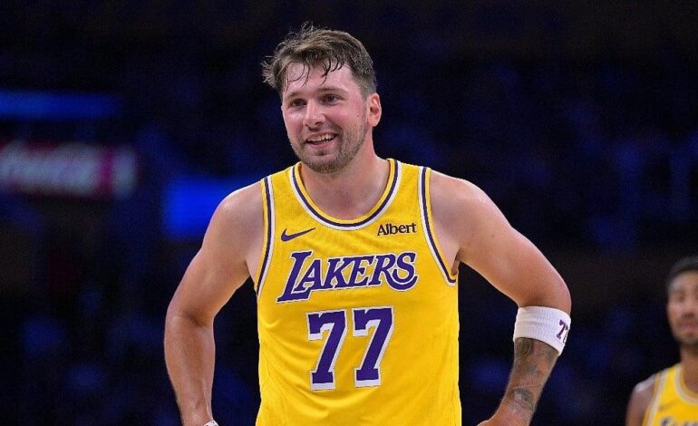 Lakers, Dončić lancia la corsa al titolo all’esordio stagionale