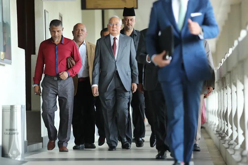 Najib Razak arriva all’udienza del processo a Kuala Lumpur il 9 gennaio 2020 – Foto: Farid Bin Tajuddin / Anadolu / Getty Images