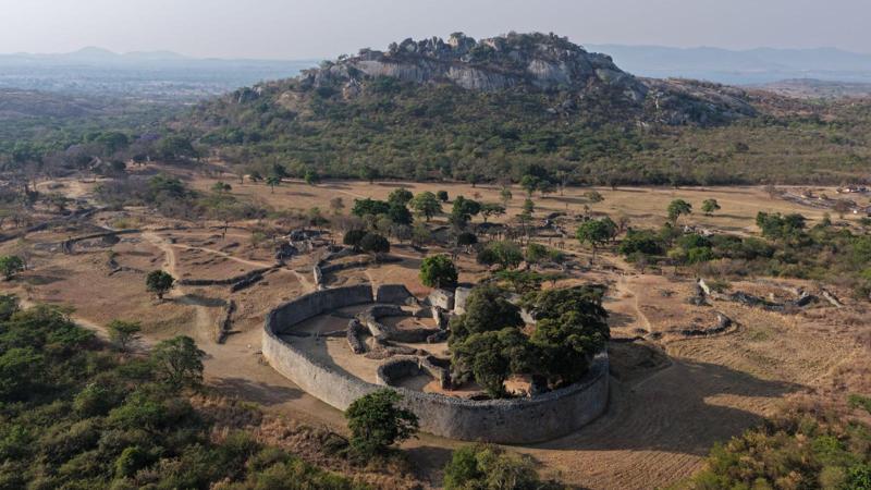 Ceramica cinese rara rivela gli scambi del Grande Zimbabwe