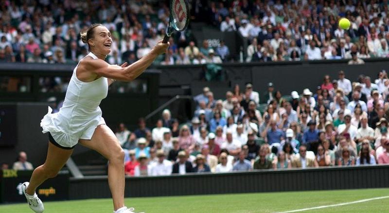 Sabalenka annulla 9 match point ma esce al debutto