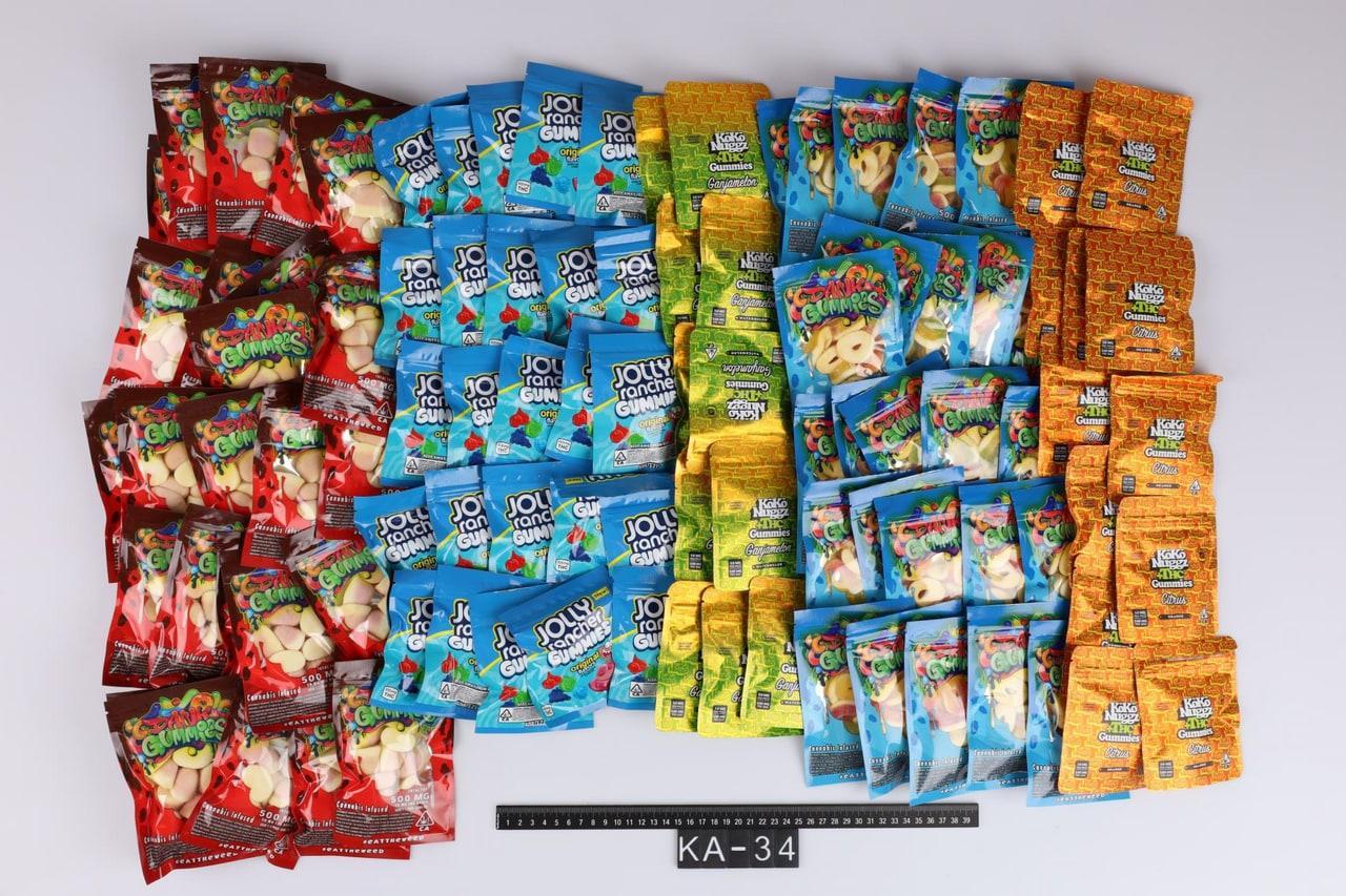 Grafica: Polizia Ingente sequestro di droga a casa di un uomo di Sunnfjord residente nella Norvegia orientale.