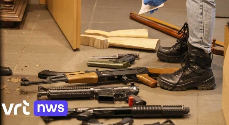 Arsenale segreto in officina: il meccanico confessa l’acquisto di 70 mitra