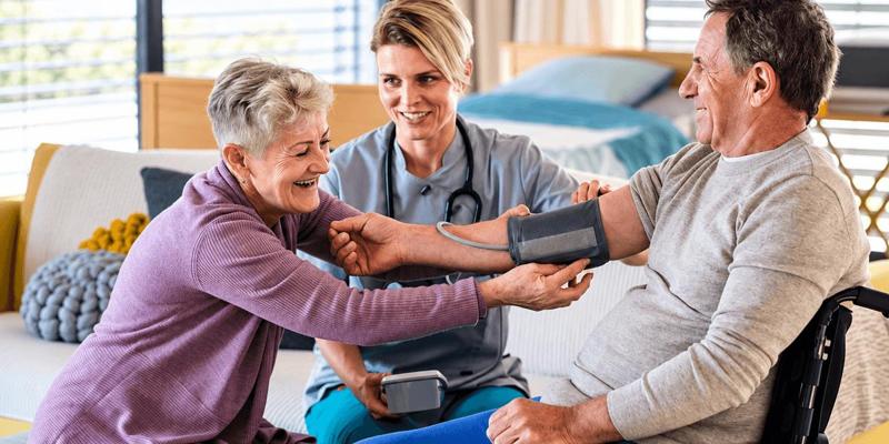 Misurare la pressione parlando può alzare i valori fino a 19 mmHg