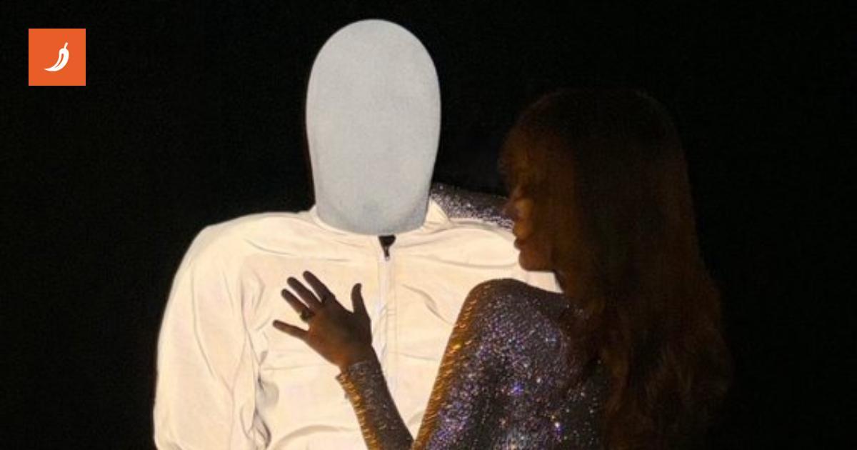 Bianca Censori in tuta di cristalli alla vigilia del concerto di West