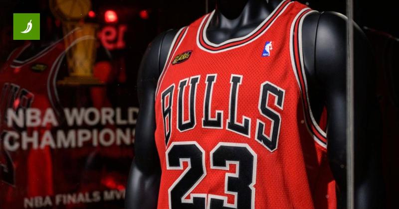 Maglia di Michael Jordan venduta per 14 milioni: è record
