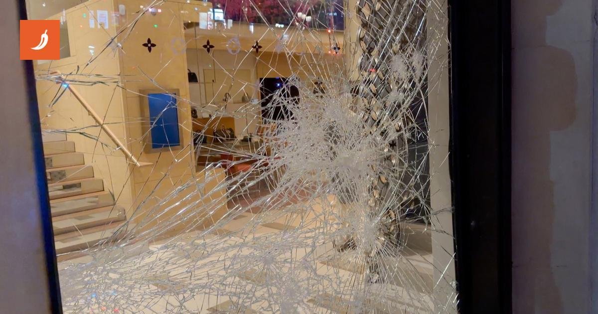 Vetrina Louis Vuitton resiste ai saccheggi e diventa virale