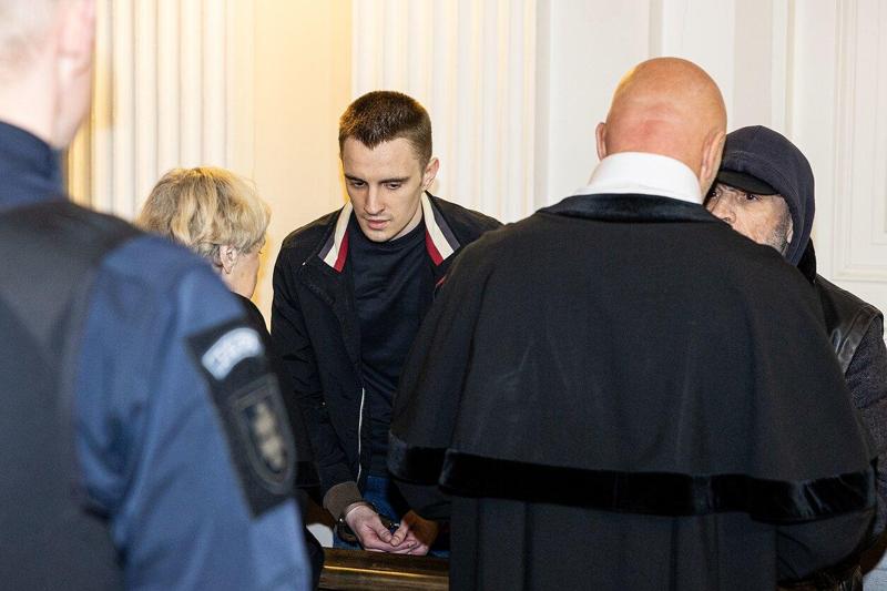 Pacchi incendiari sui corrieri: 5 imputati a processo in Lituania