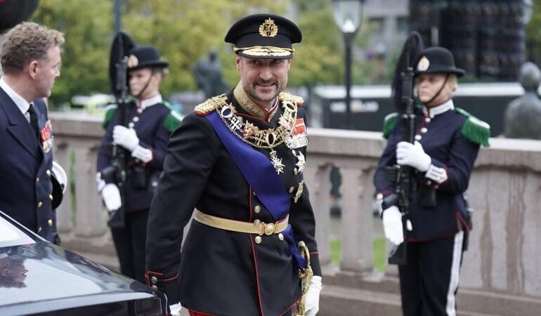 Monarchia, la città che votò contro accoglie il nuovo re